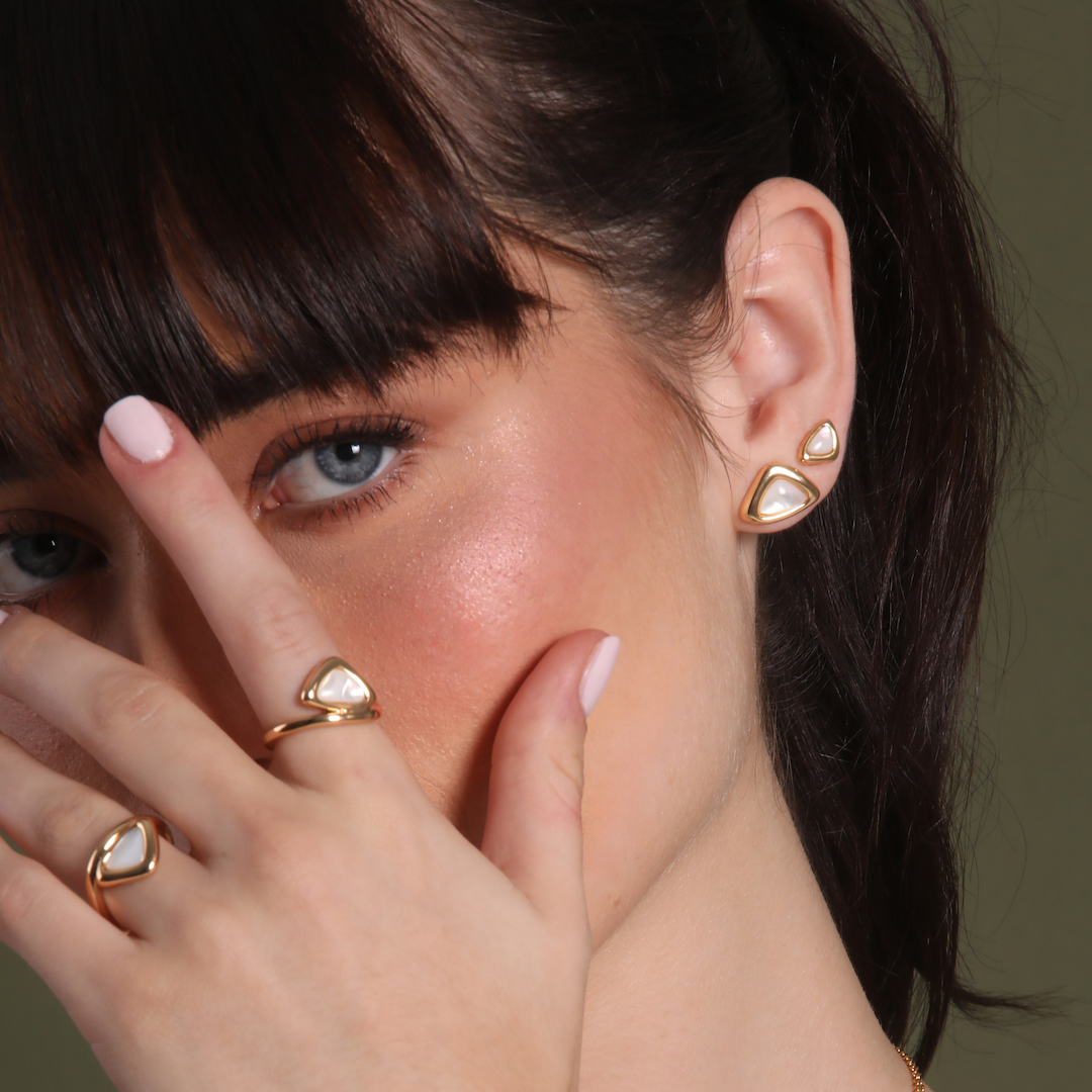 Mother of Pearl Delight Stud Earrings Set