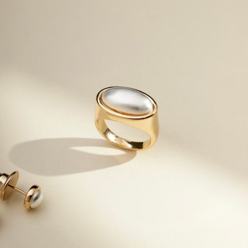 Geometric Oval Ring